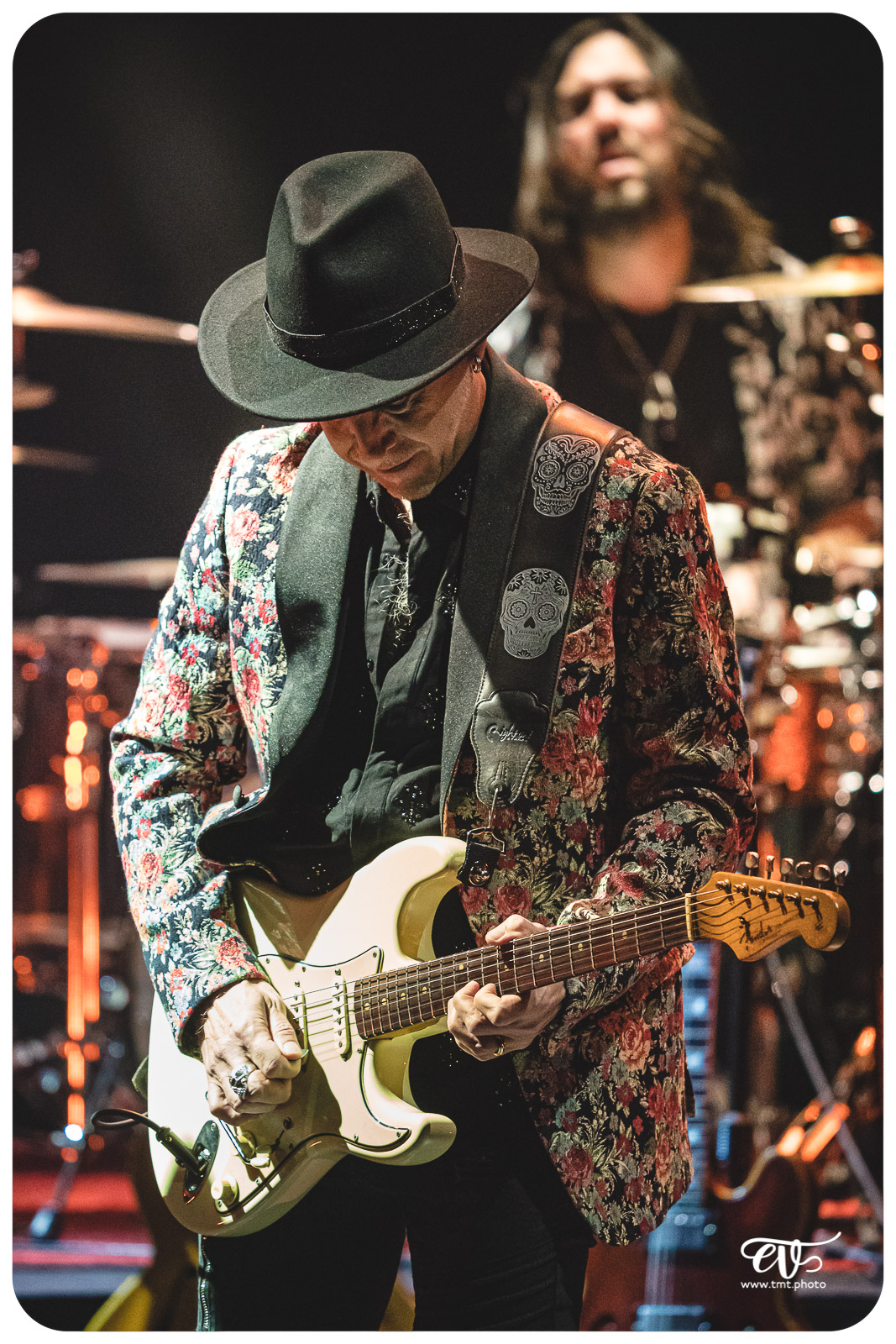 L'HISTOIRE DU ROCK EN 13 GUITARES